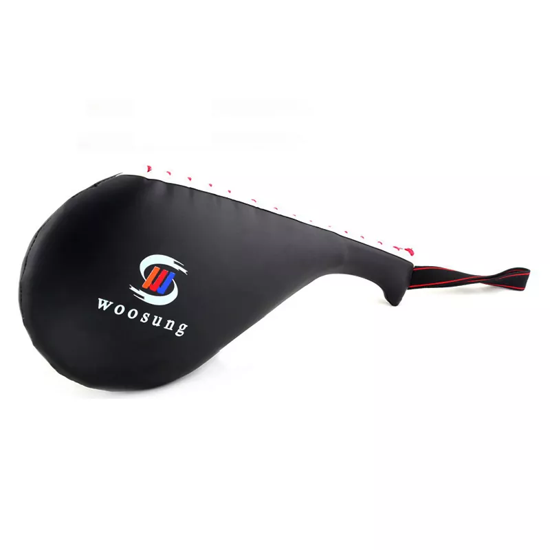 Como você pode melhorar suas habilidades de artes marciais com um alvo?